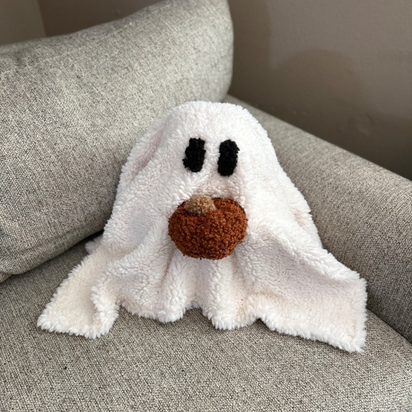 Gus the Ghost with Pumpkin Pillow - PB - Picture 6 of 9